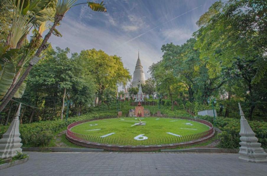 Soma Hotel Phnom Penh Exteriör bild