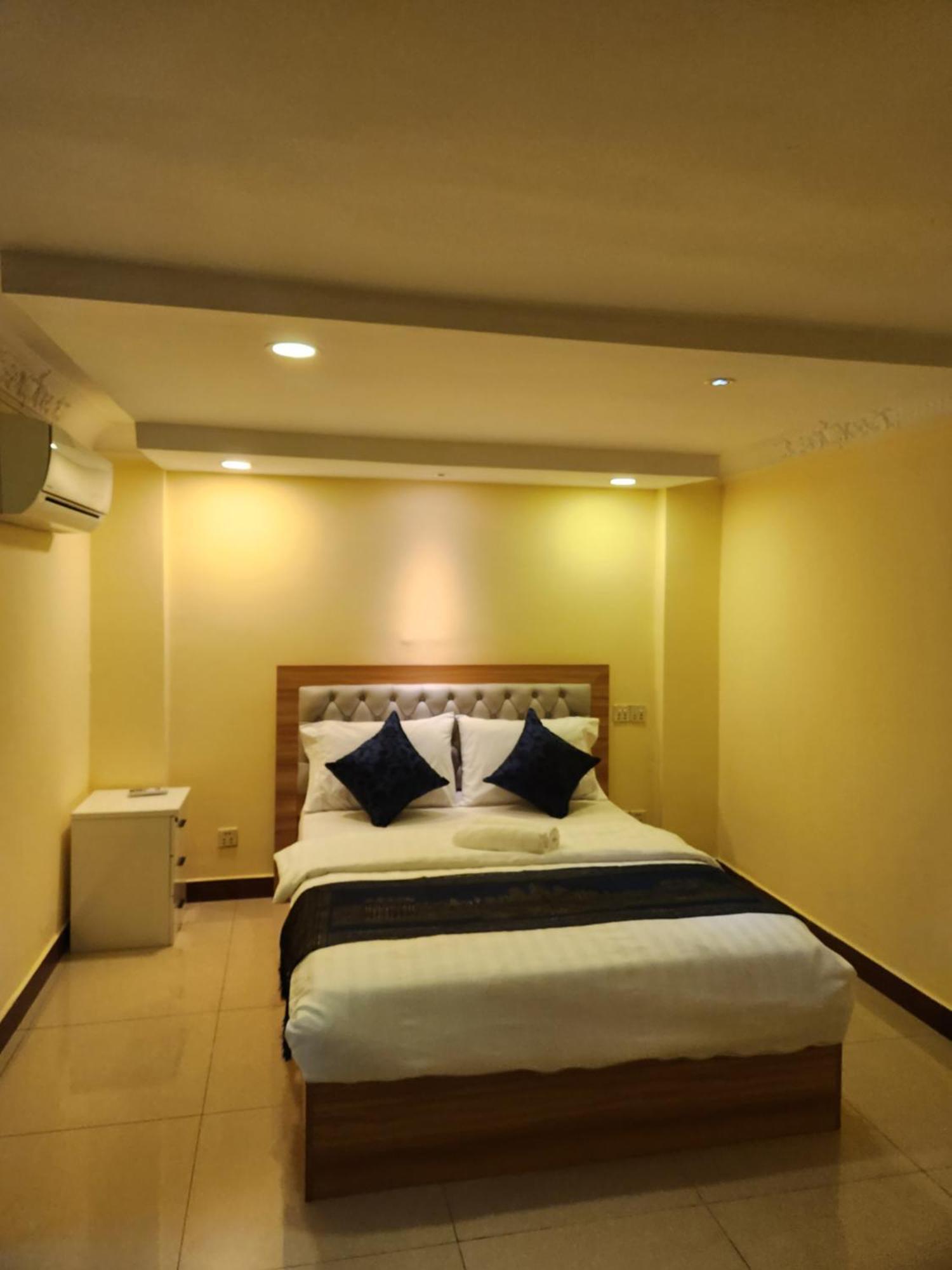 Soma Hotel Phnom Penh Exteriör bild
