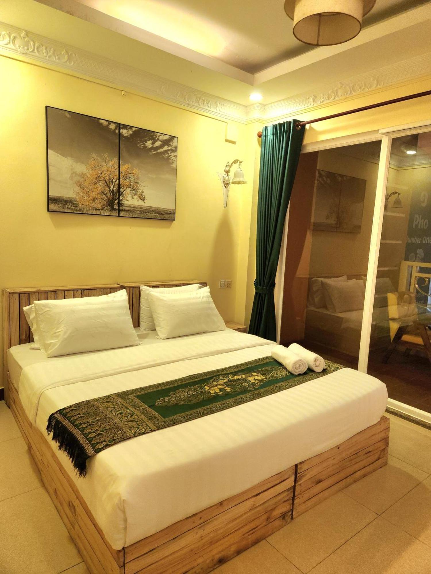 Soma Hotel Phnom Penh Exteriör bild